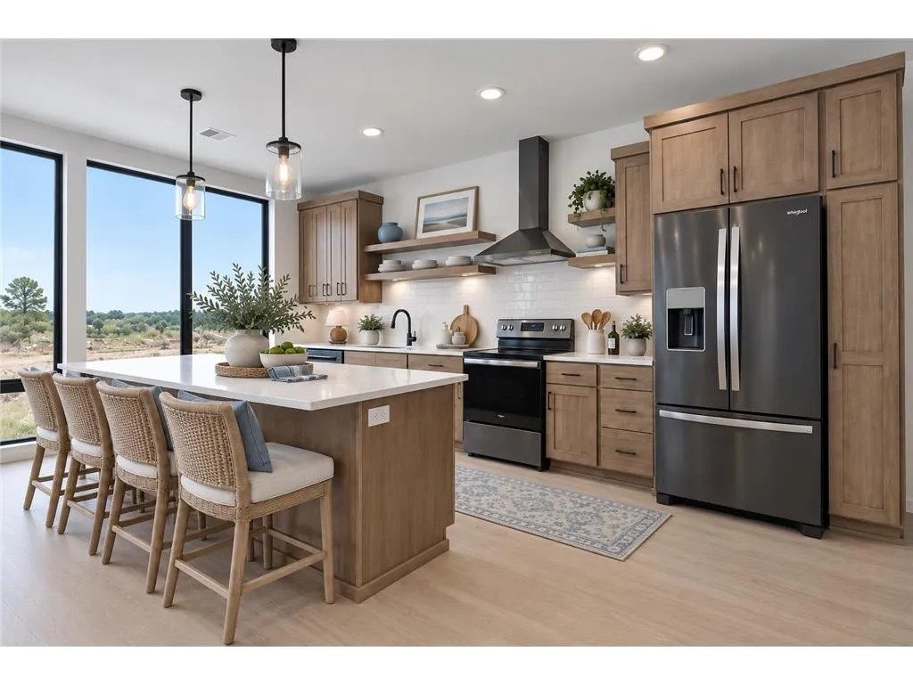 Unit 305 listing photo 2