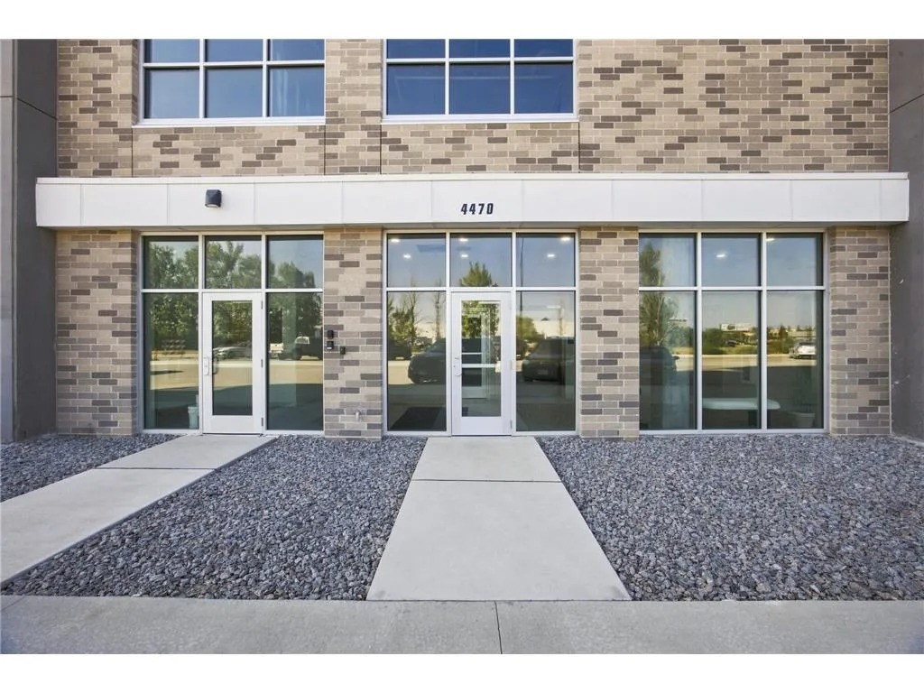 Unit 705 listing photo 2