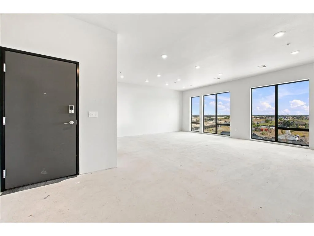 Unit 706 listing photo 6